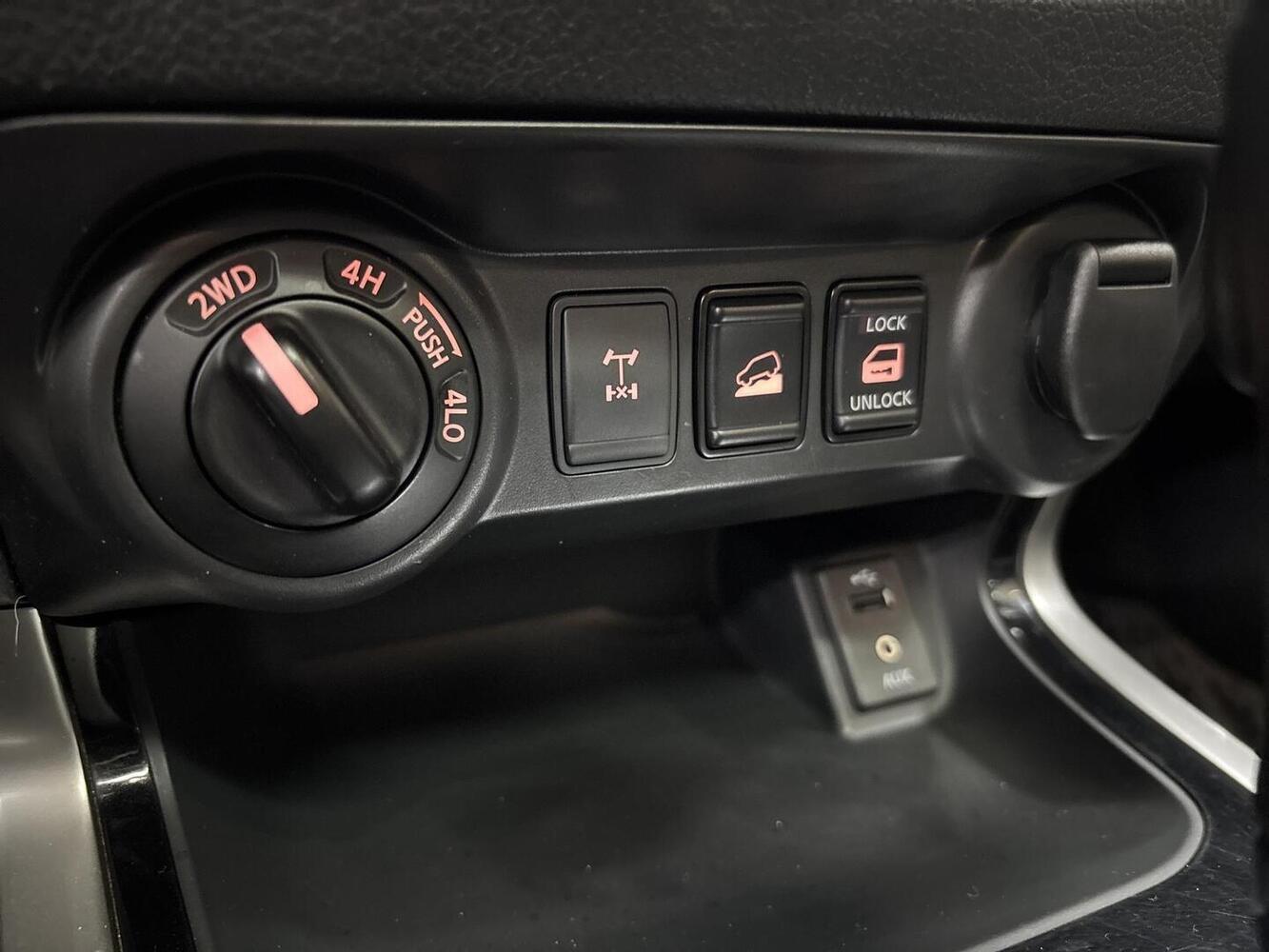 Nissan Navara vaihtoauto