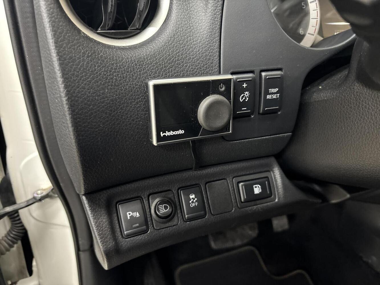 Nissan Navara vaihtoauto
