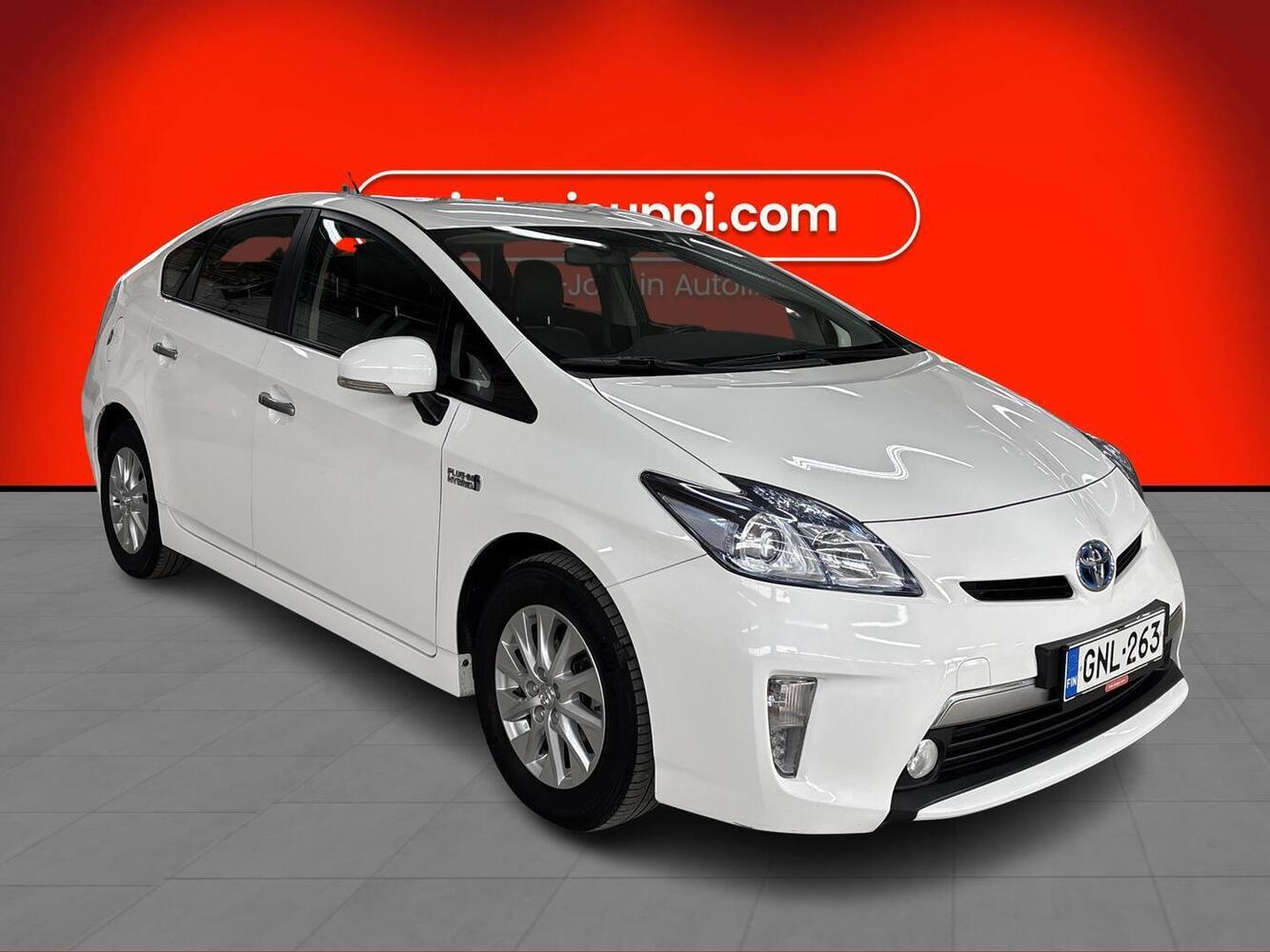 Toyota Prius PHEV vaihtoauto