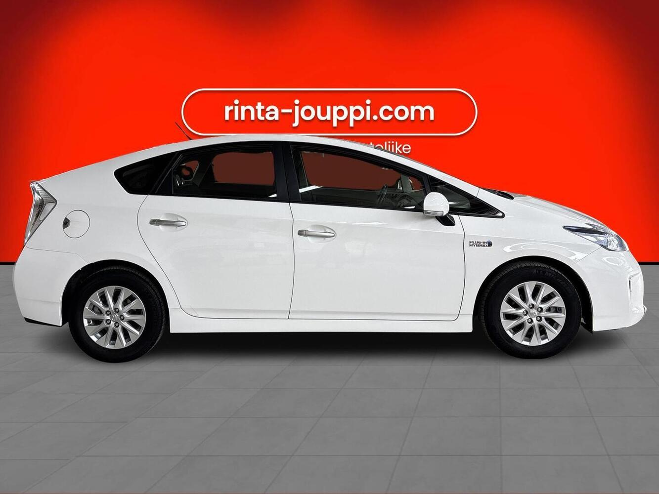 Toyota Prius PHEV vaihtoauto