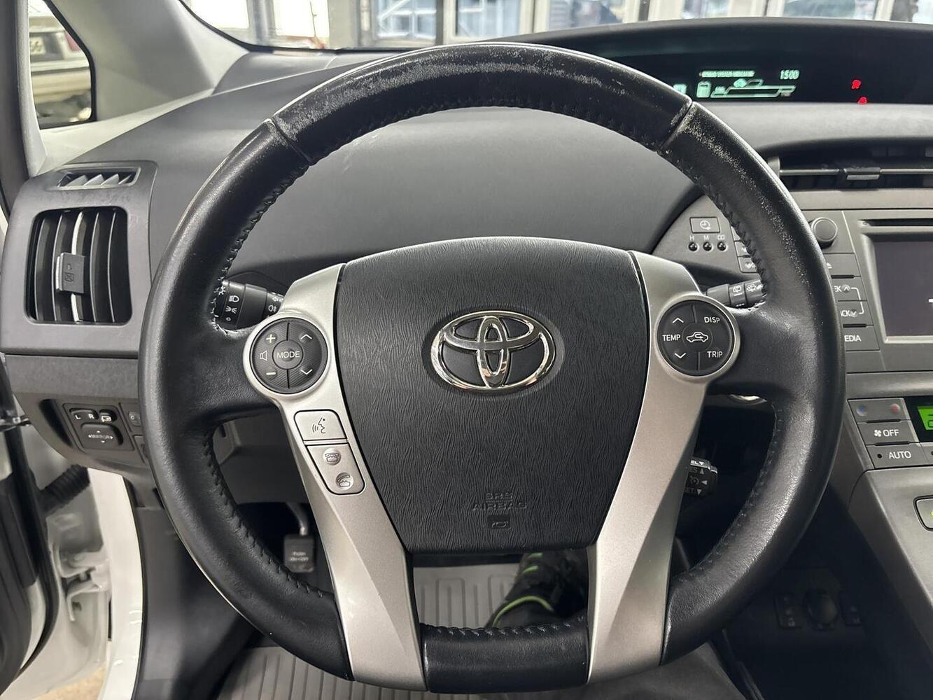 Toyota Prius PHEV vaihtoauto