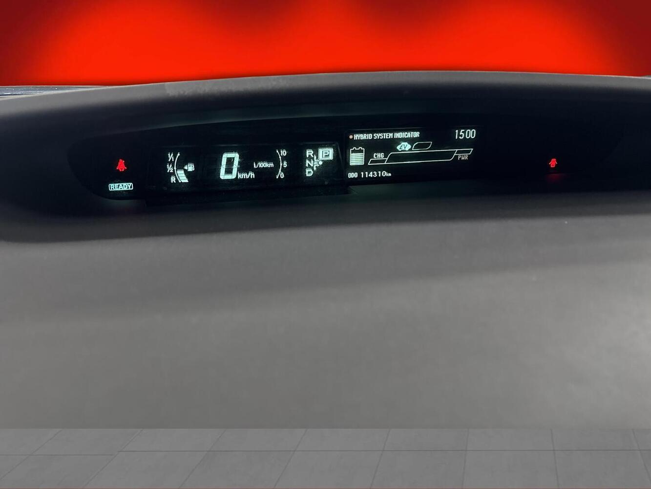 Toyota Prius PHEV vaihtoauto