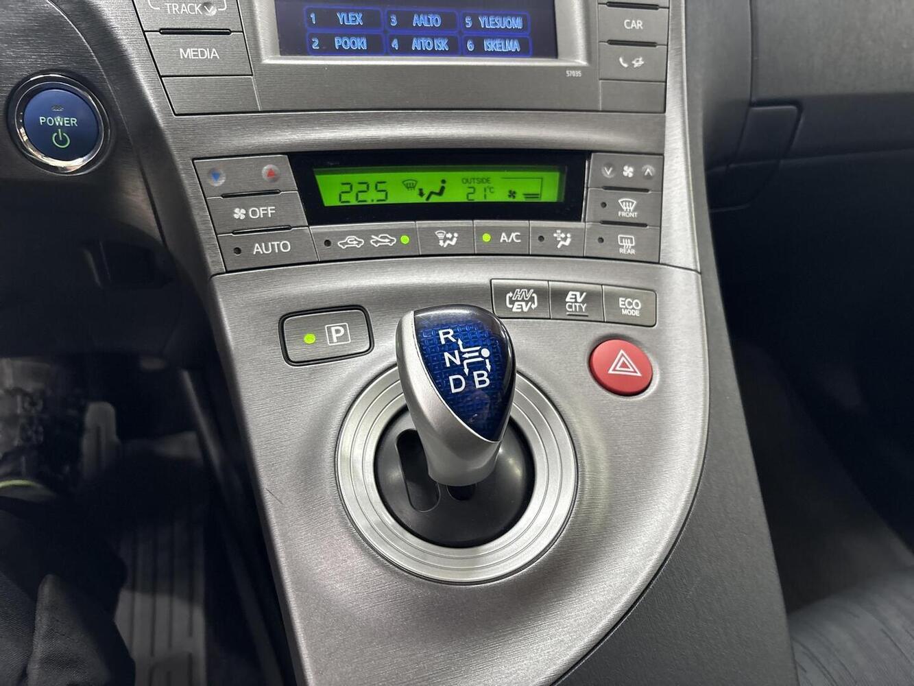 Toyota Prius PHEV vaihtoauto