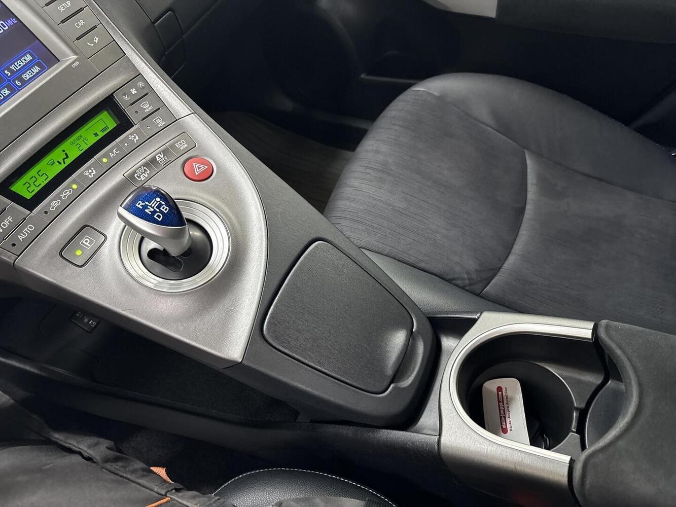 Toyota Prius PHEV vaihtoauto
