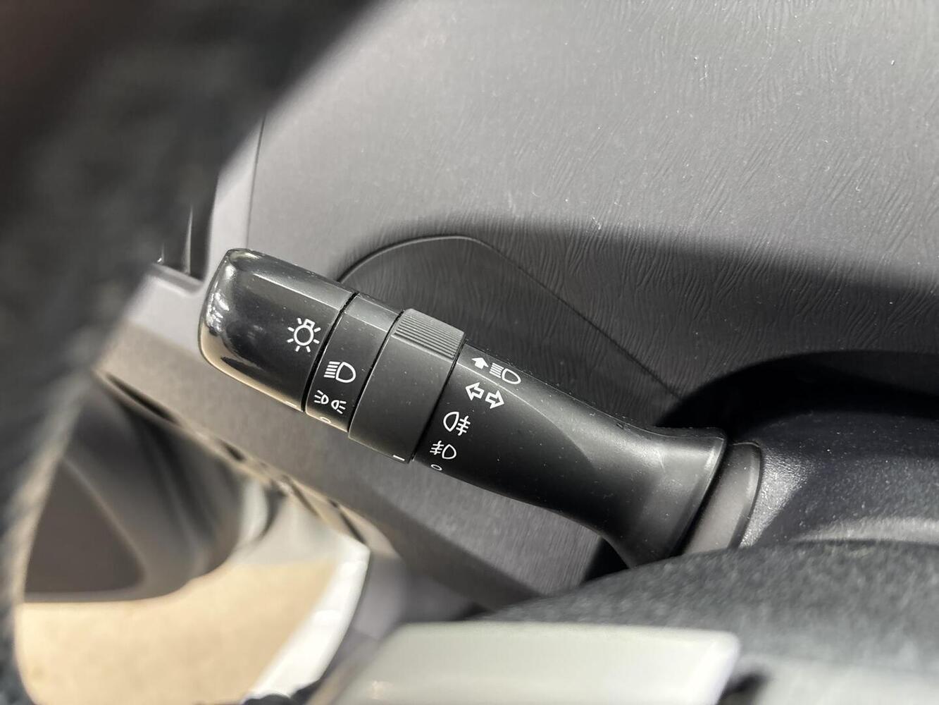 Toyota Prius PHEV vaihtoauto