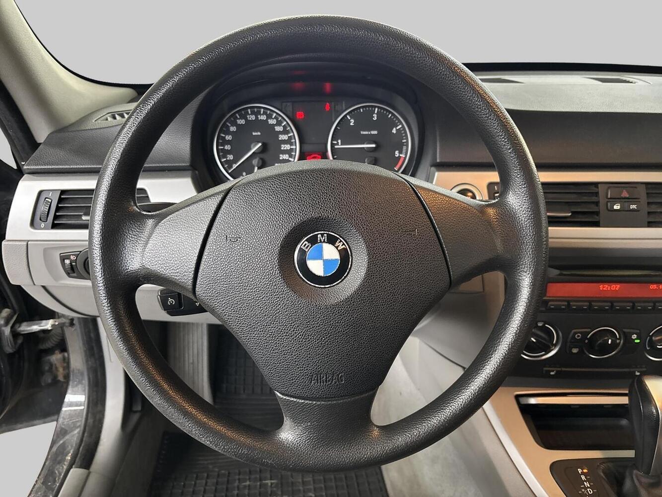 BMW 320 vaihtoauto
