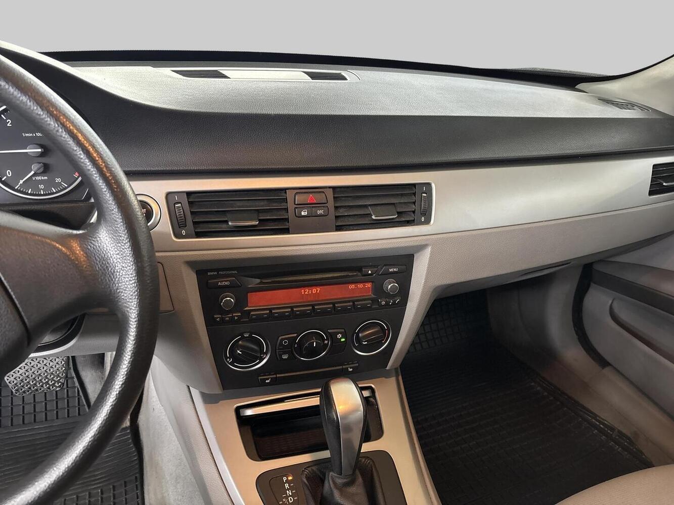 BMW 320 vaihtoauto