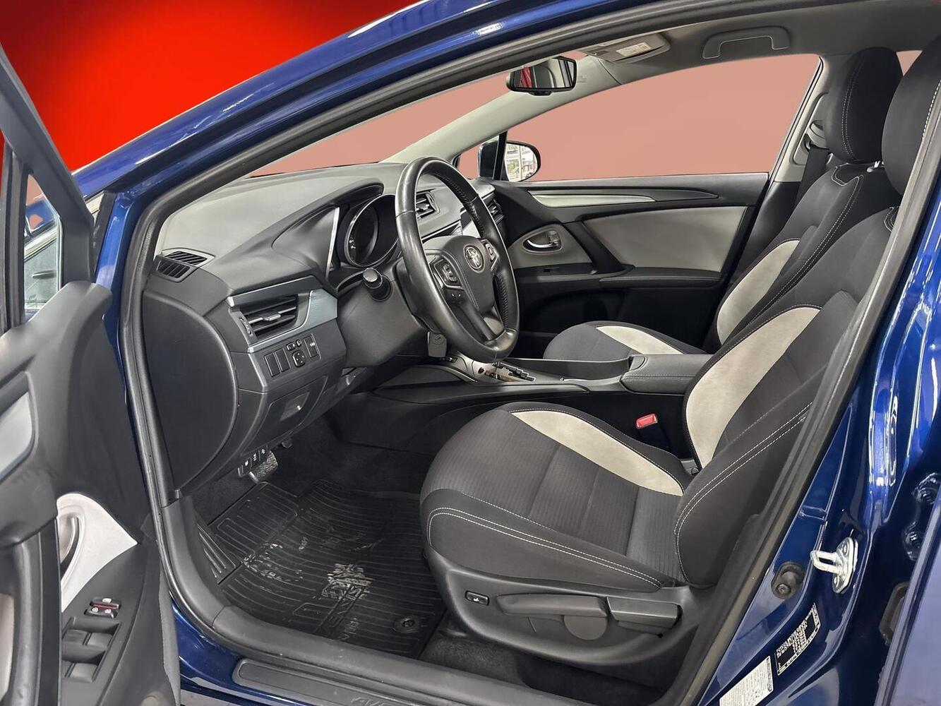 Toyota Avensis vaihtoauto