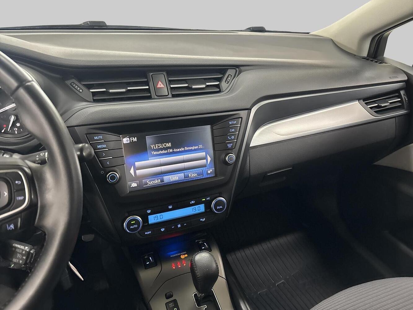 Toyota Avensis vaihtoauto