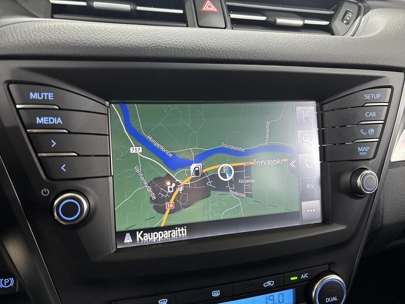Toyota Avensis vaihtoauto
