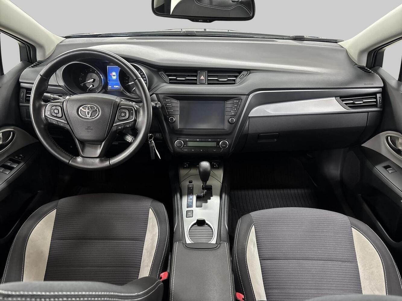 Toyota Avensis vaihtoauto