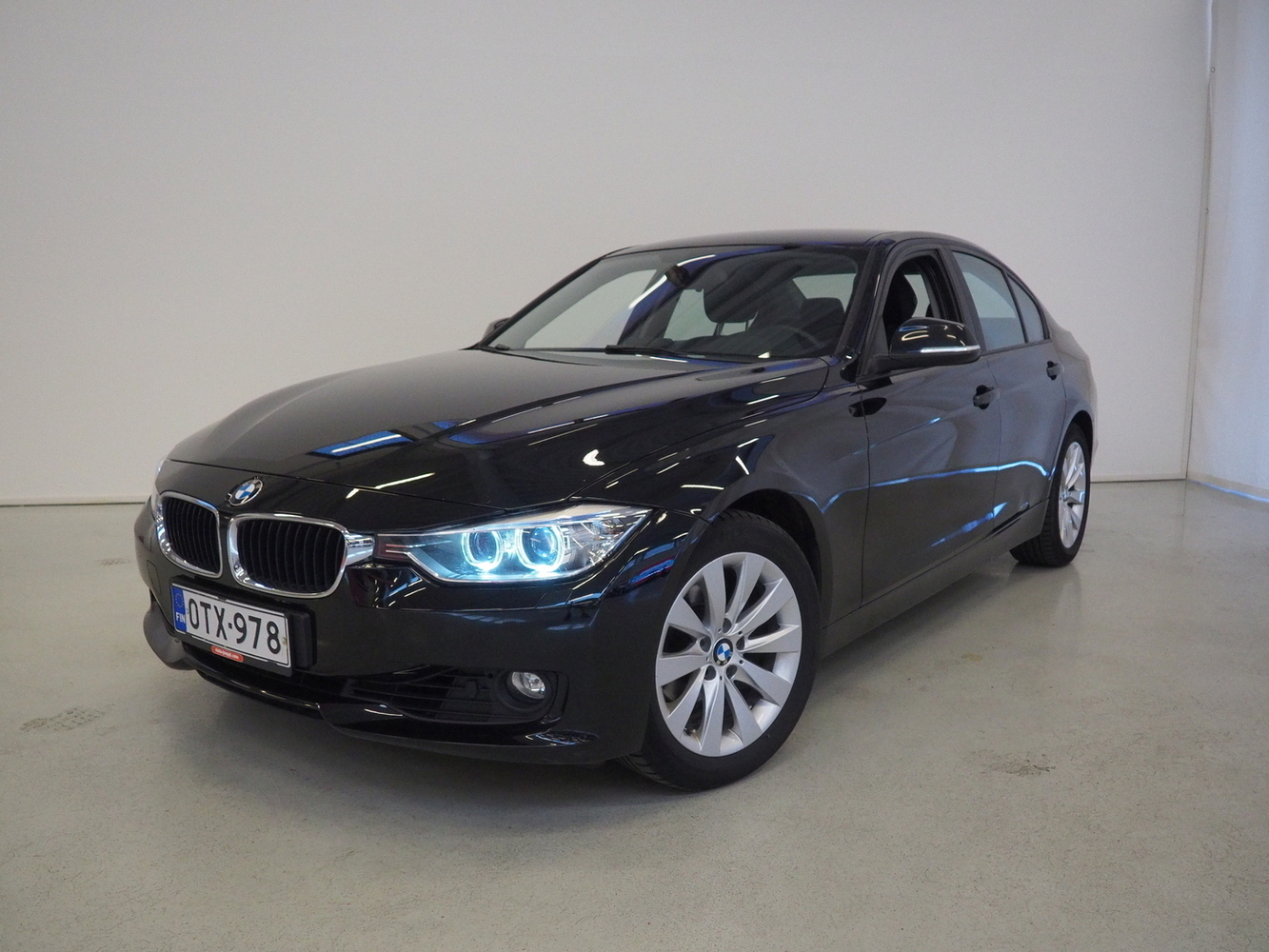 BMW 320 vaihtoauto