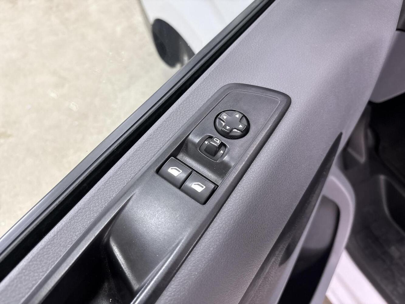 Opel Vivaro vaihtoauto