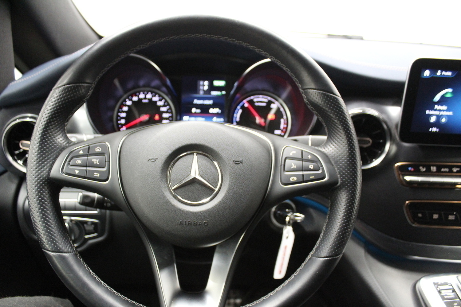 Mercedes-Benz EQV vaihtoauto