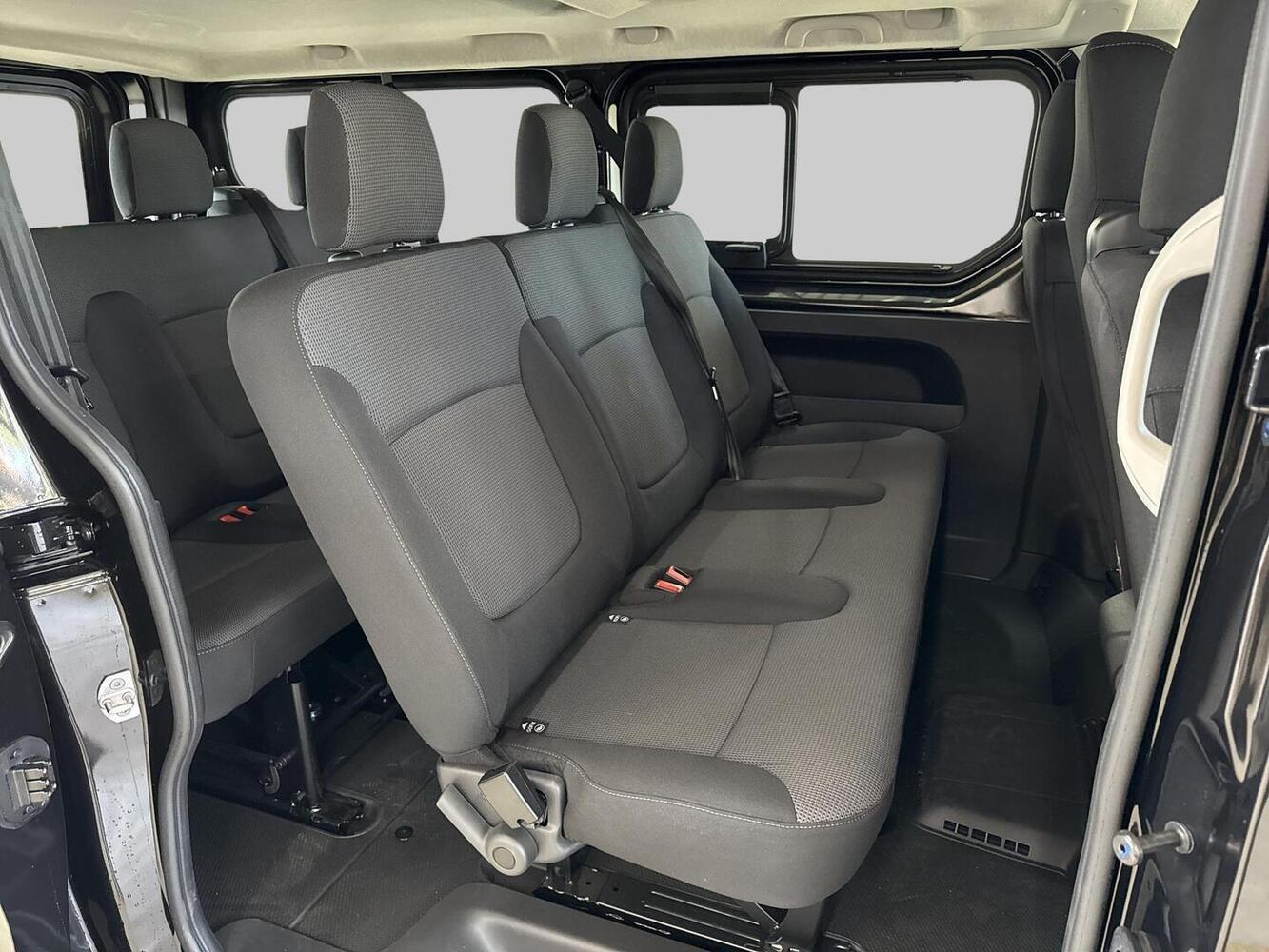 Renault Trafic Combi vaihtoauto