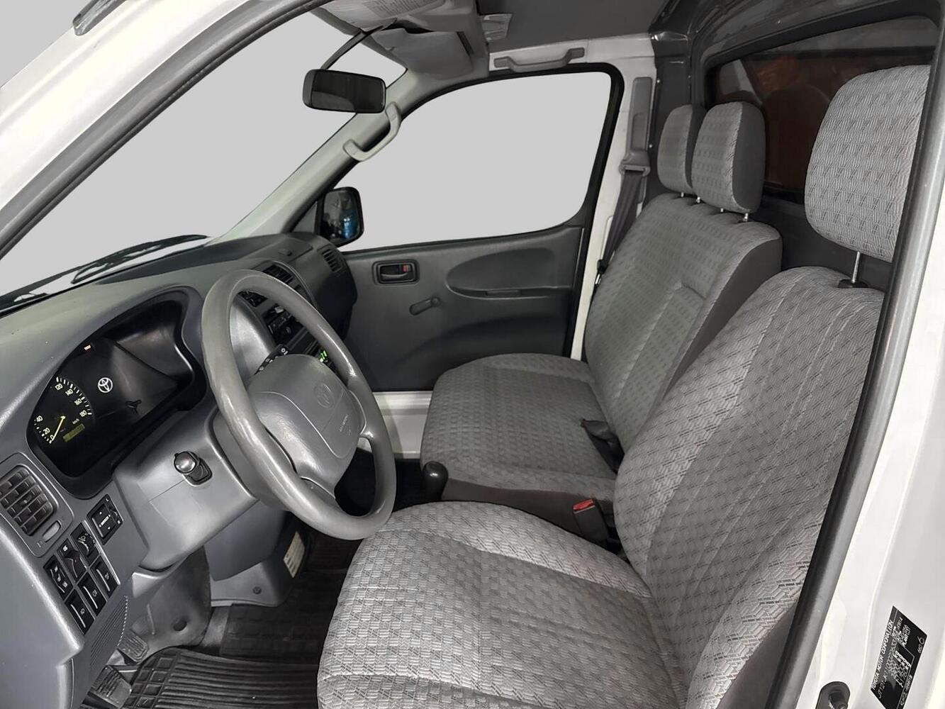 Toyota Hiace vaihtoauto