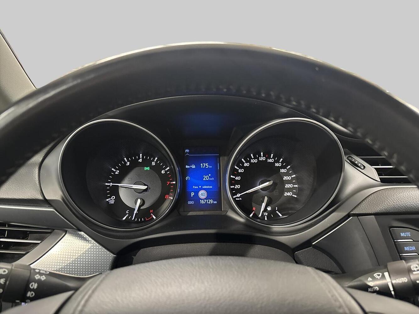 Toyota Avensis vaihtoauto