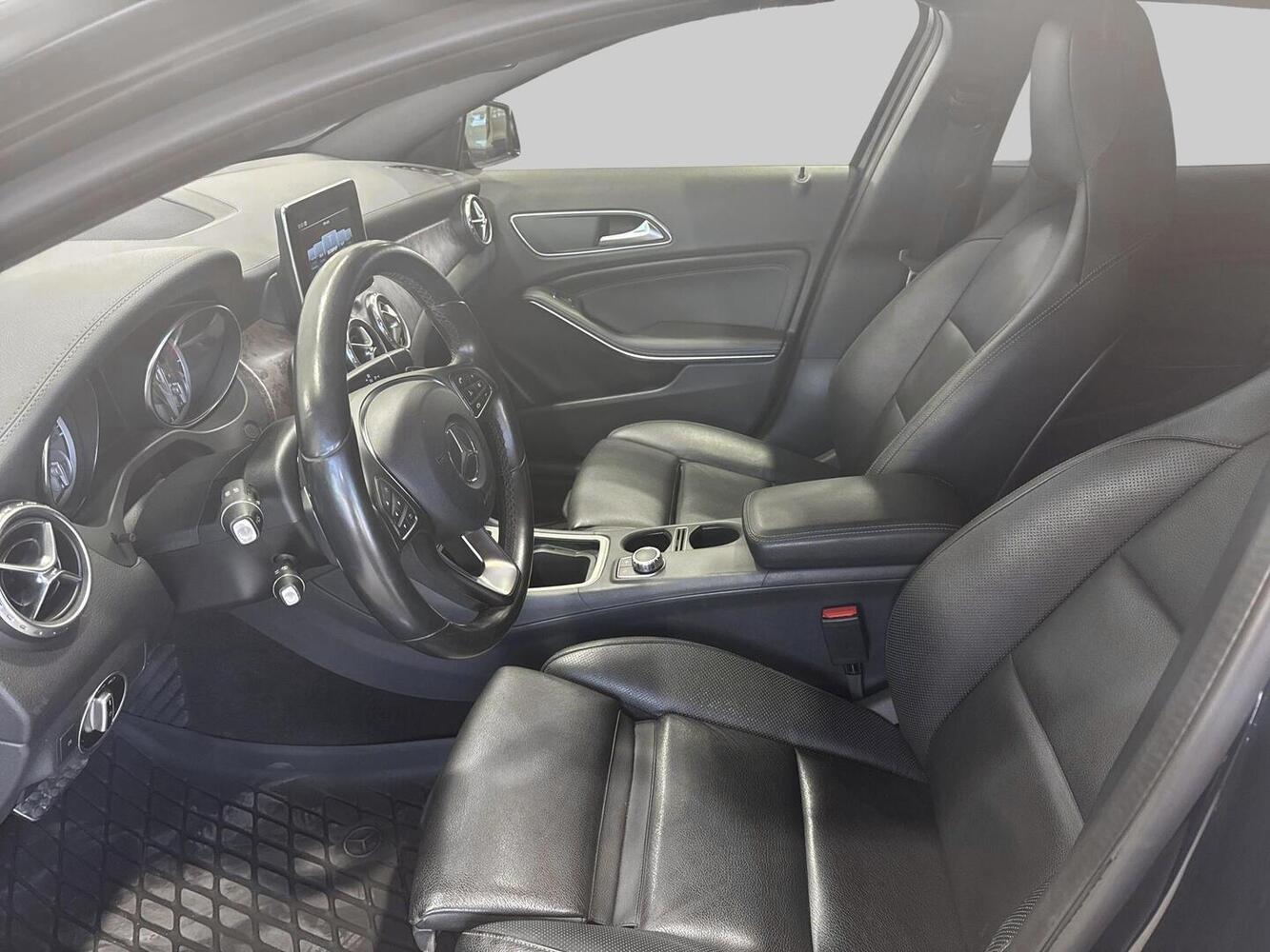 Mercedes-Benz GLA vaihtoauto