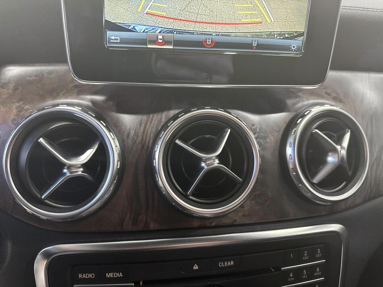 Mercedes-Benz GLA vaihtoauto