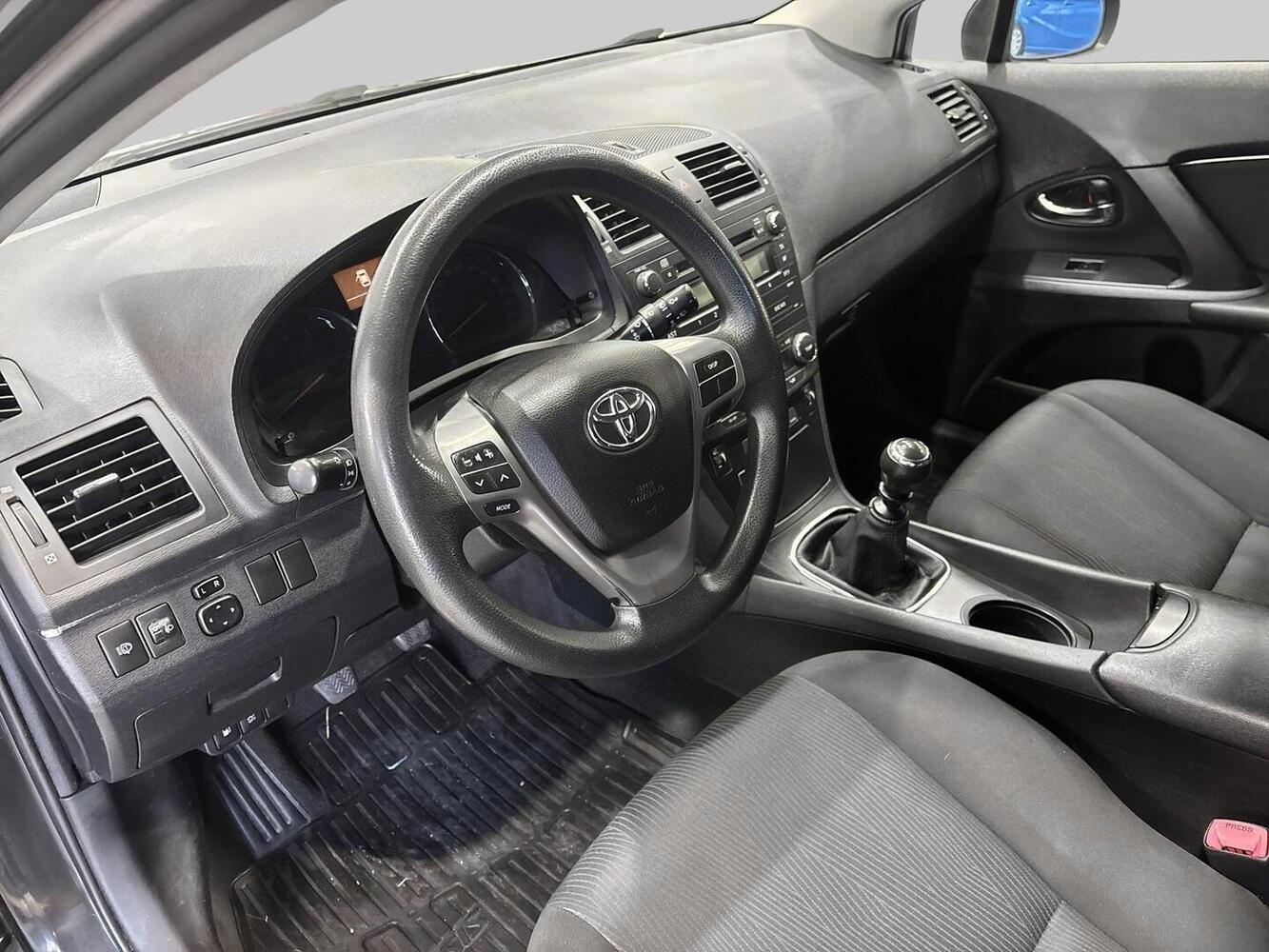 Toyota Avensis vaihtoauto