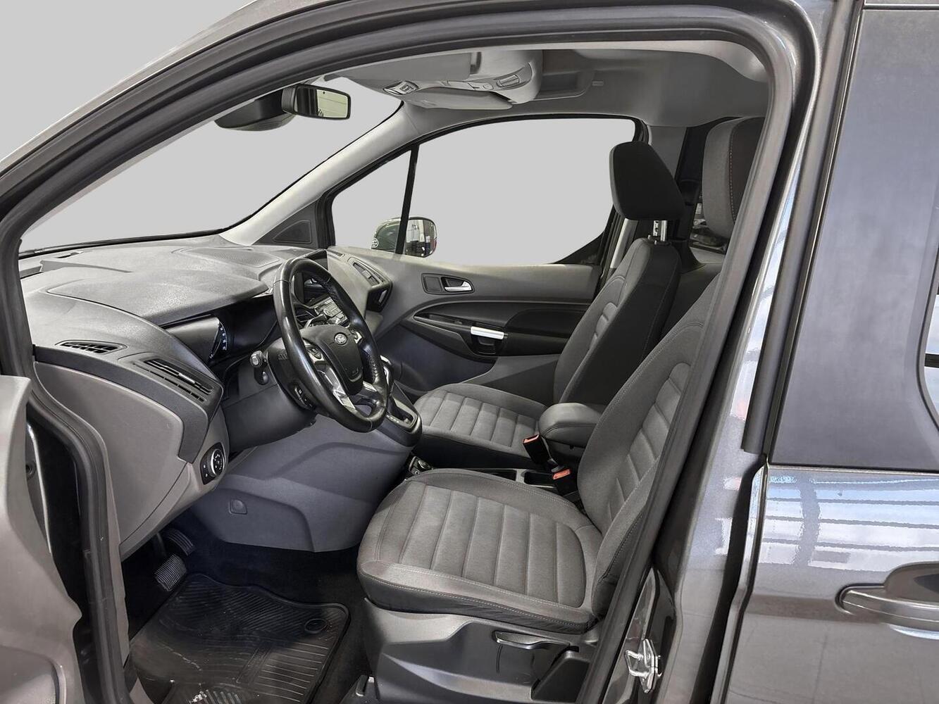 Ford Grand Tourneo Connect vaihtoauto