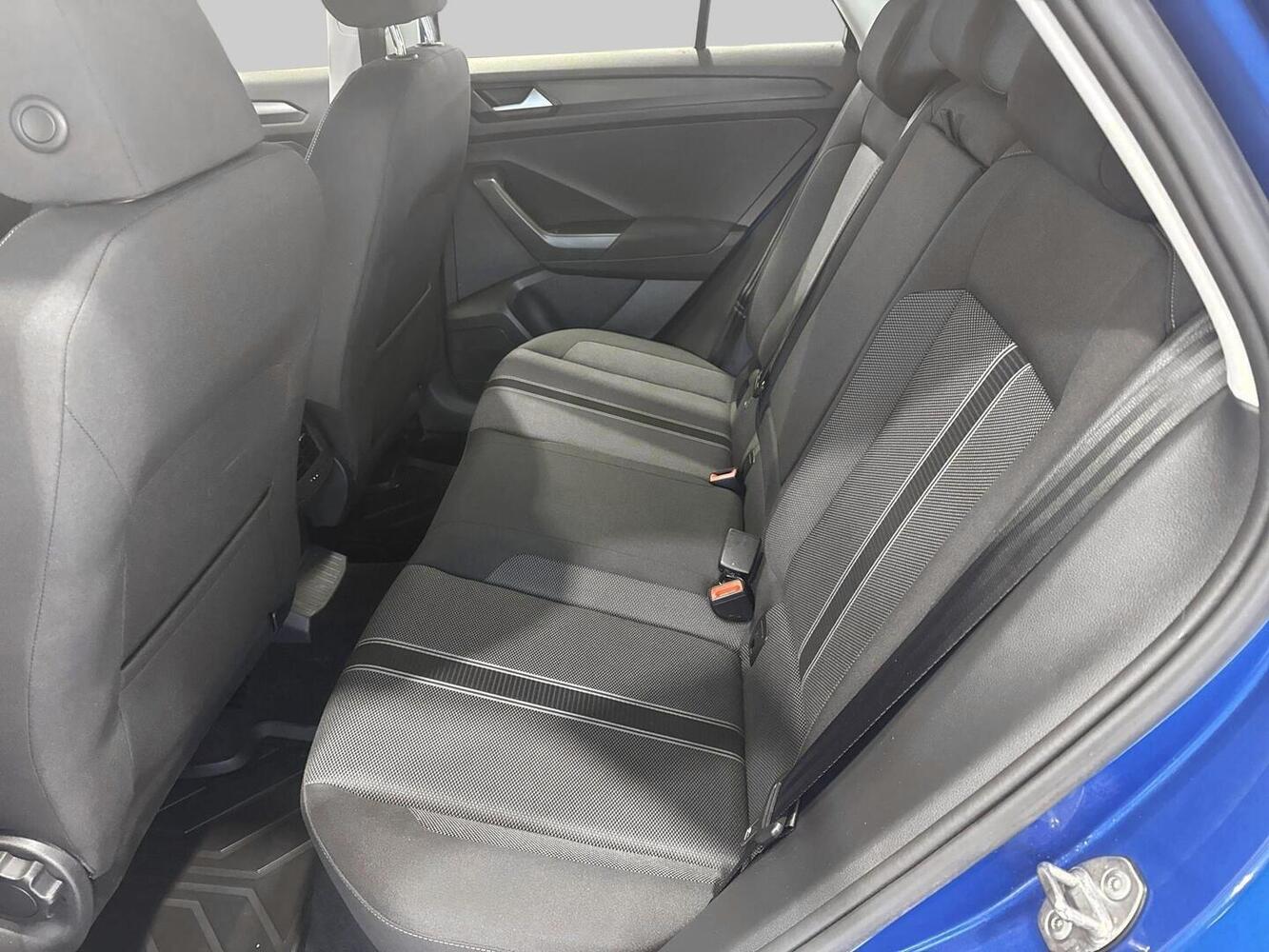 Volkswagen T-Roc vaihtoauto