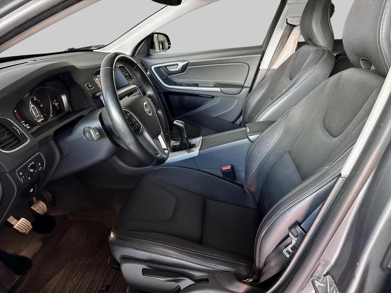 Volvo V60 Cross Country vaihtoauto