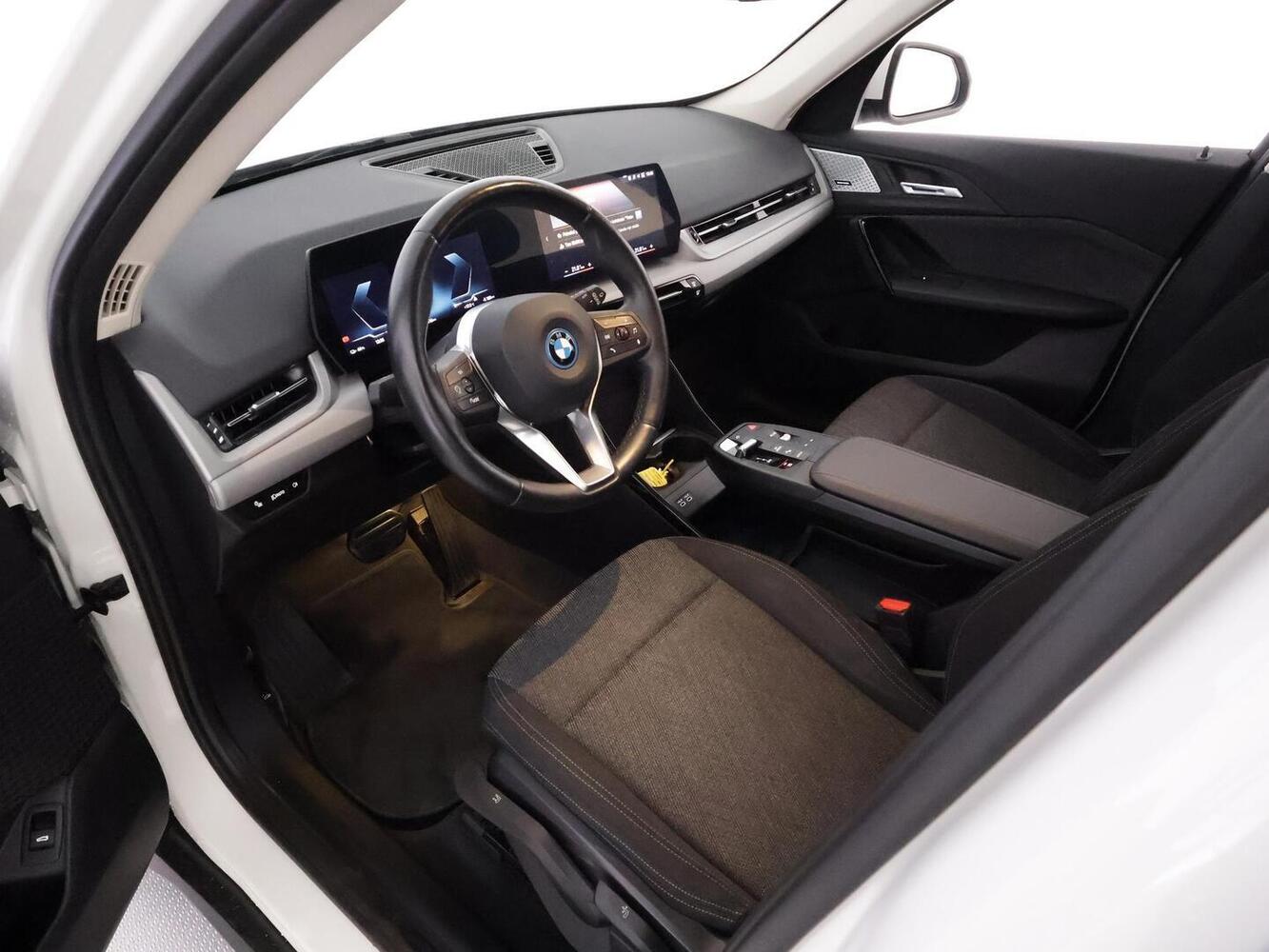 BMW iX1 vaihtoauto
