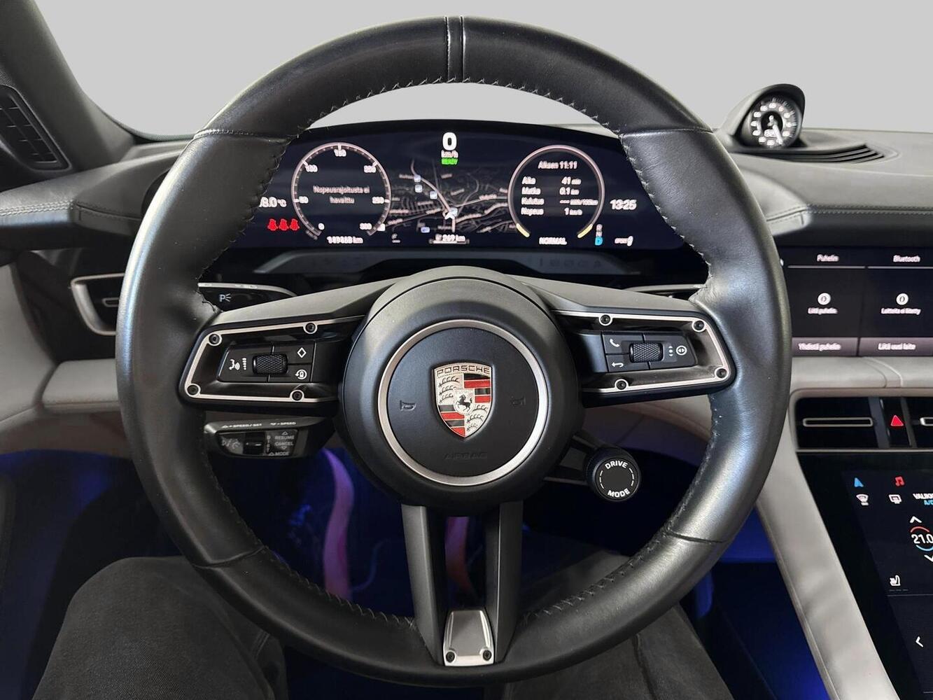 Porsche Taycan vaihtoauto