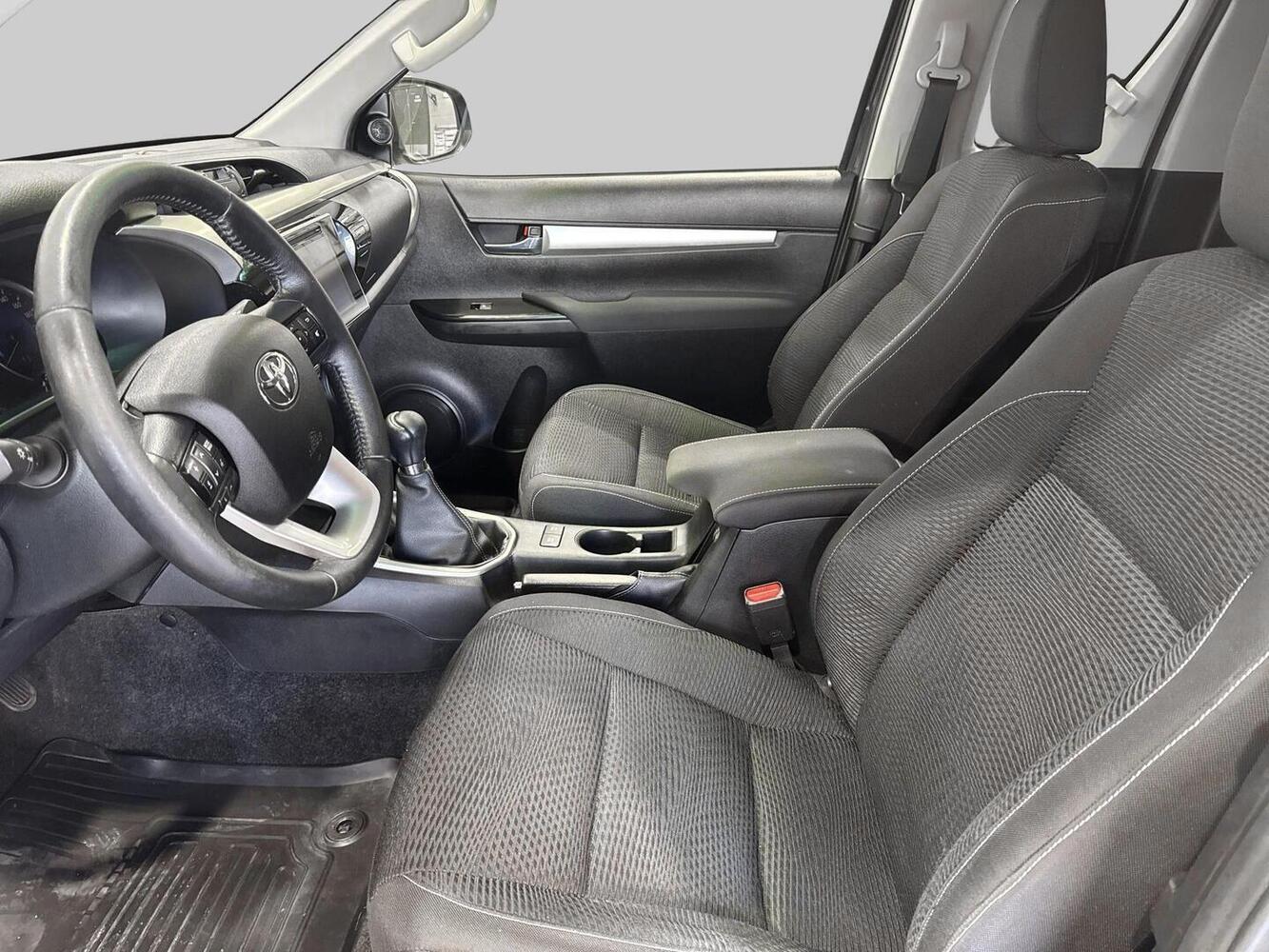 Toyota Hilux vaihtoauto