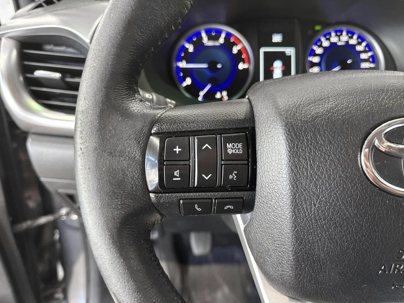 Toyota Hilux vaihtoauto