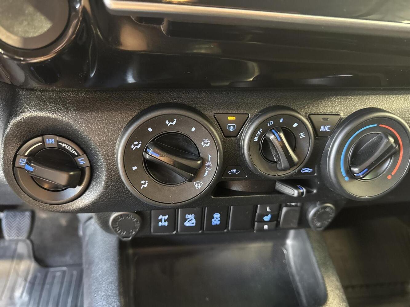 Toyota Hilux vaihtoauto