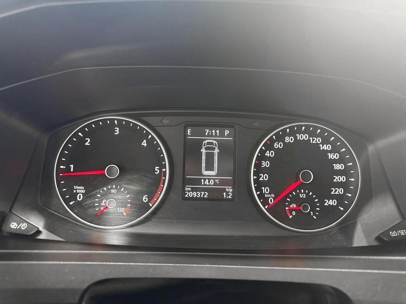 Volkswagen Caravelle vaihtoauto