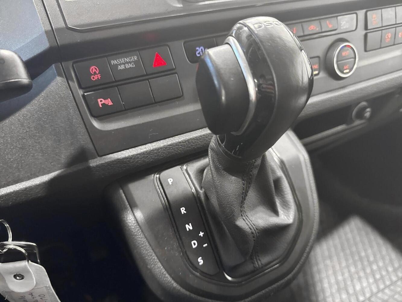 Volkswagen Caravelle vaihtoauto