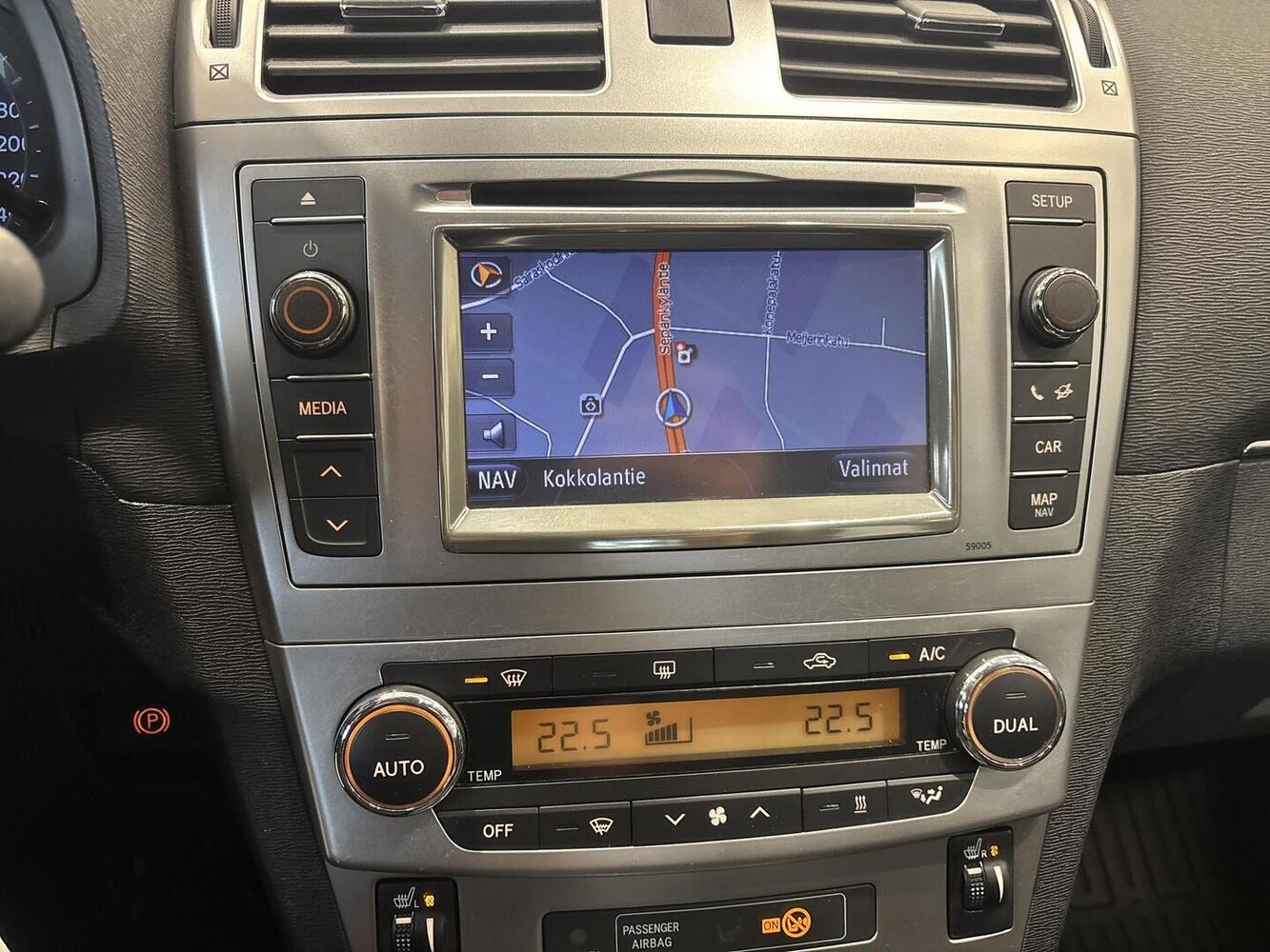 Toyota Avensis vaihtoauto