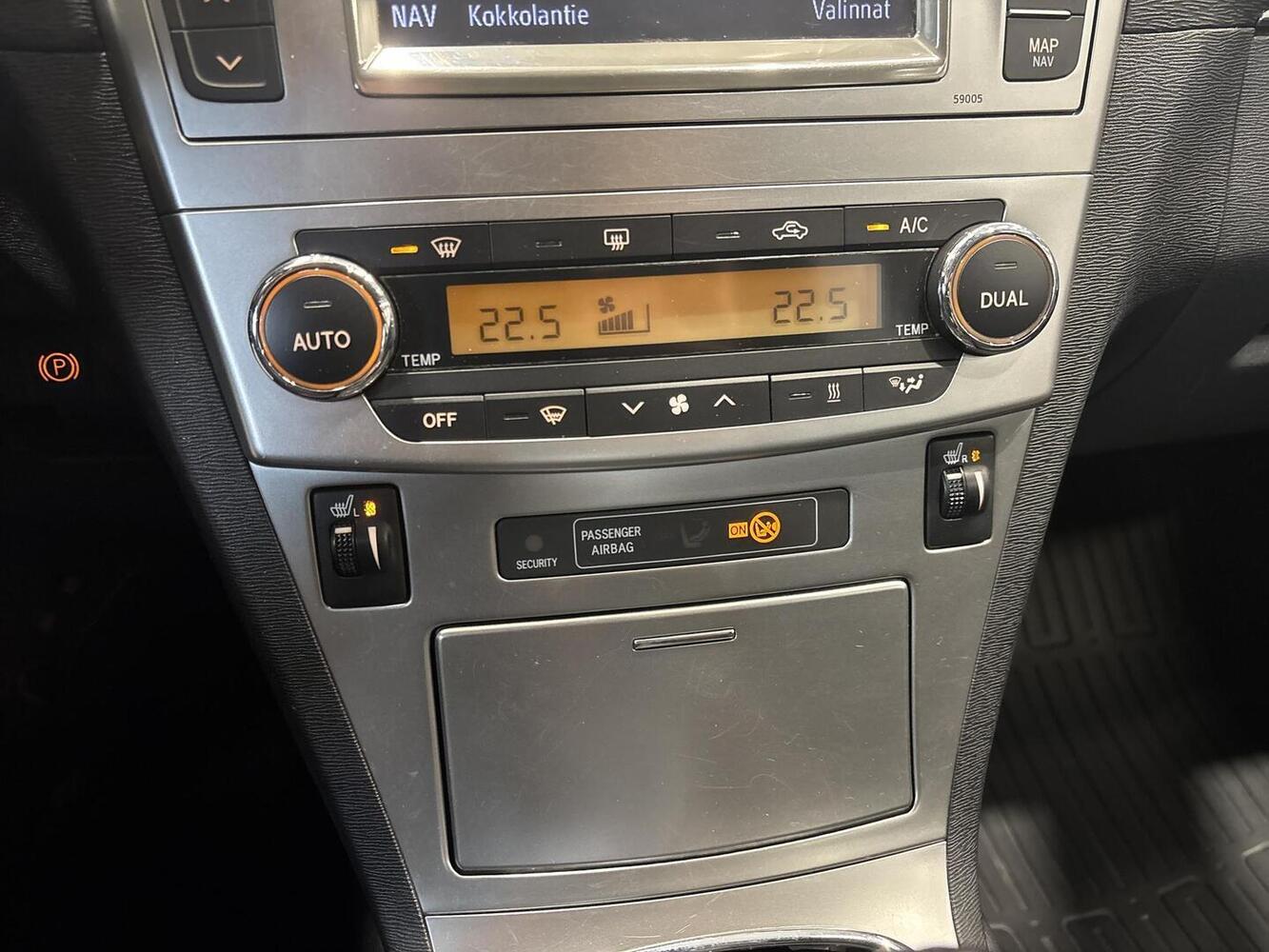 Toyota Avensis vaihtoauto