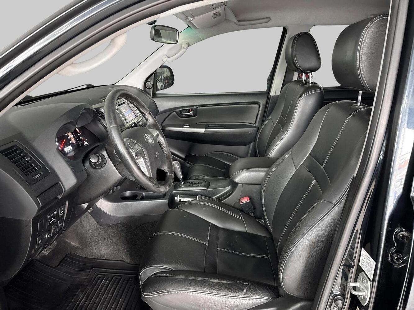 Toyota Hilux vaihtoauto