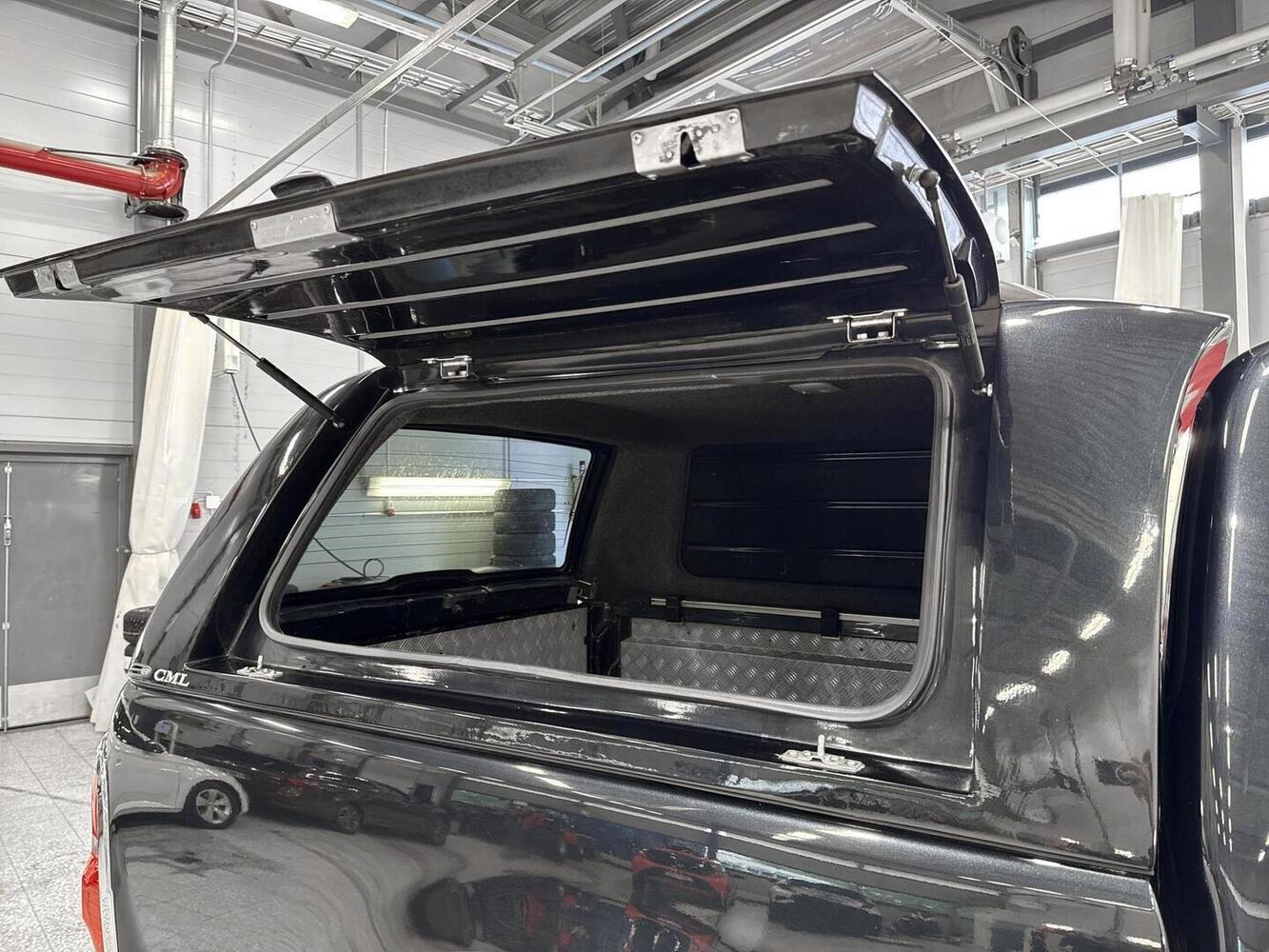Toyota Hilux vaihtoauto