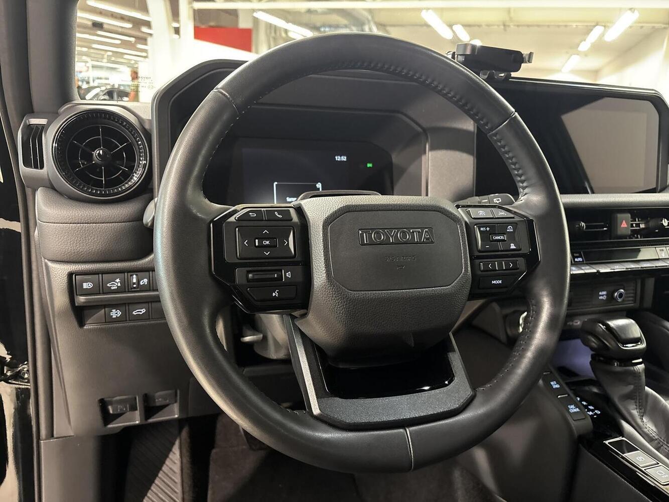 Toyota Land Cruiser vaihtoauto
