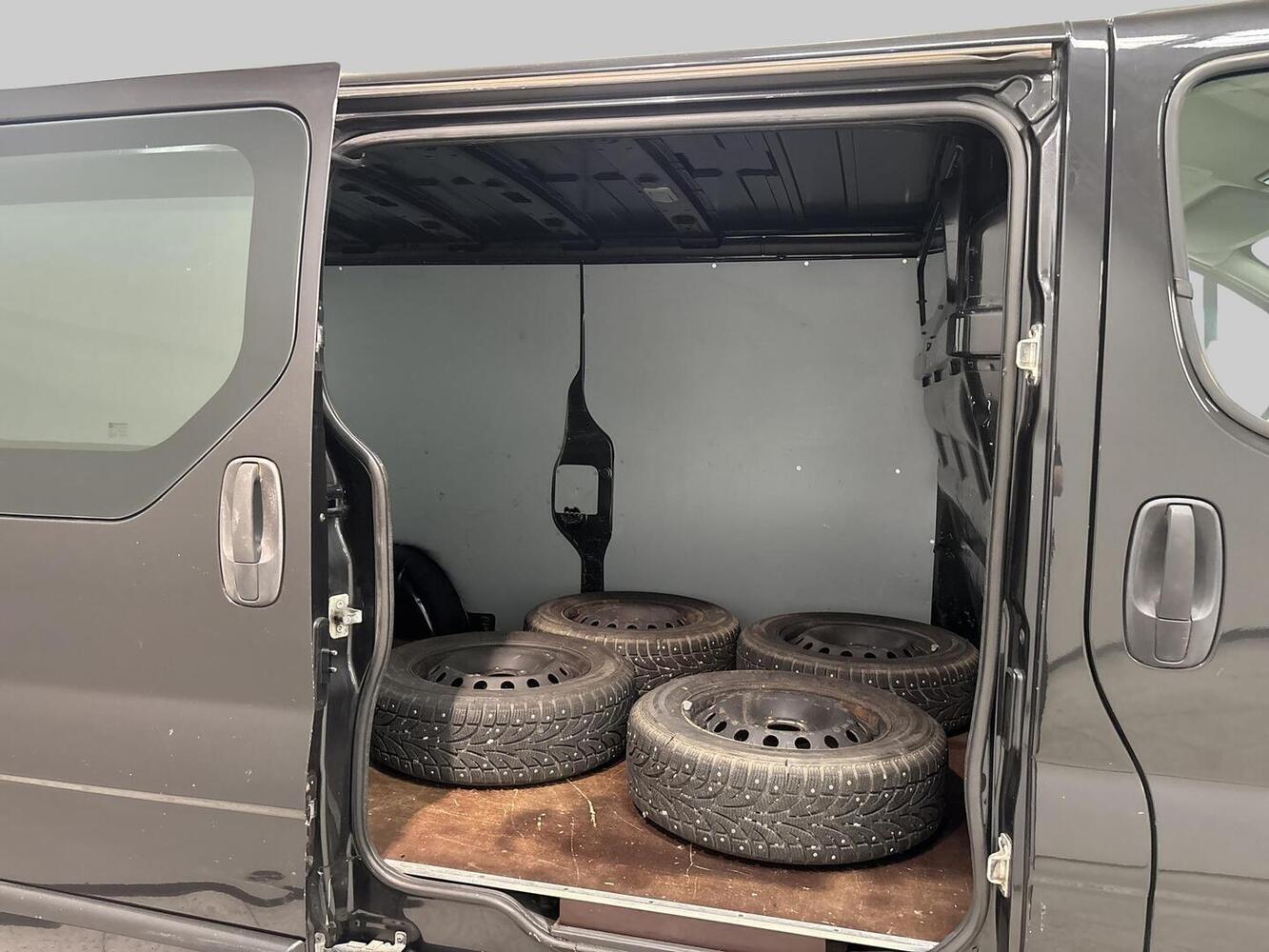 Opel Vivaro vaihtoauto