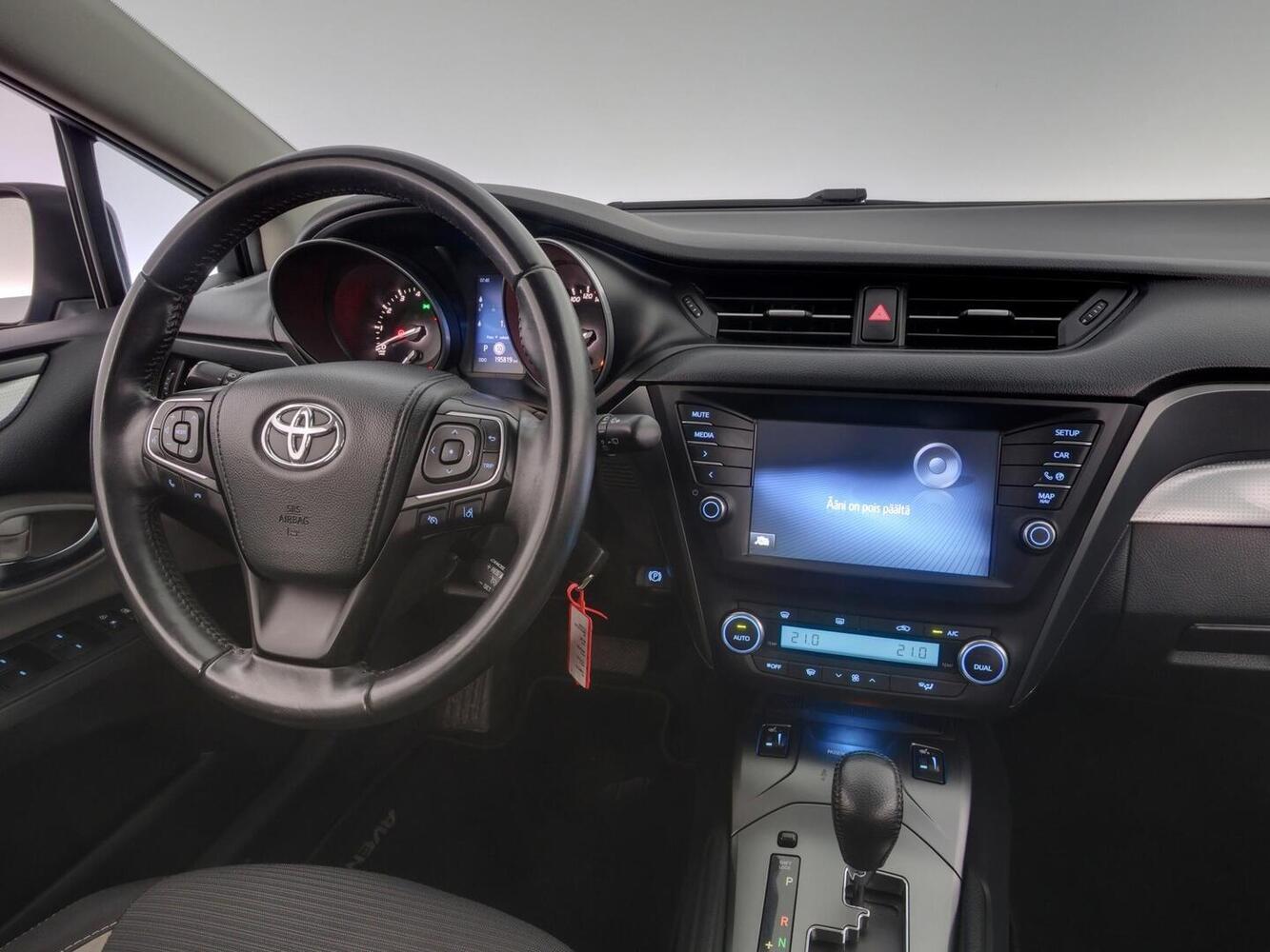 Toyota Avensis vaihtoauto