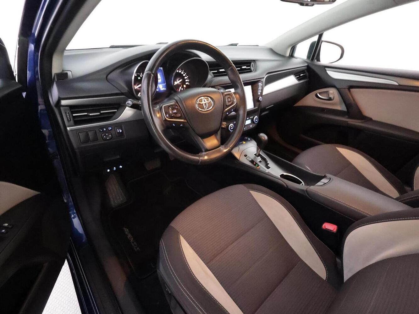 Toyota Avensis vaihtoauto