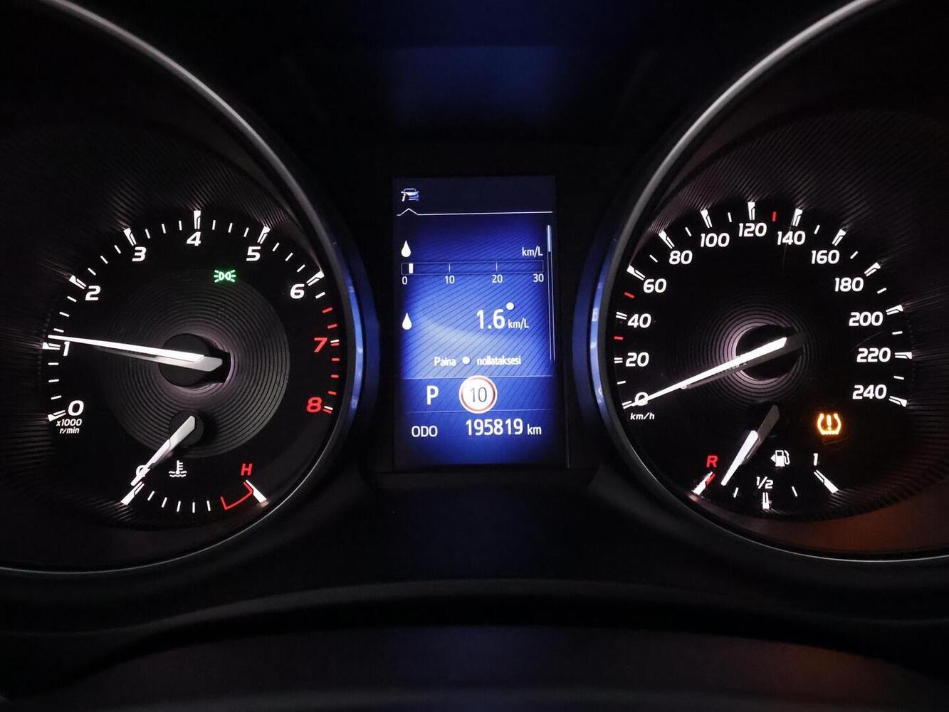 Toyota Avensis vaihtoauto