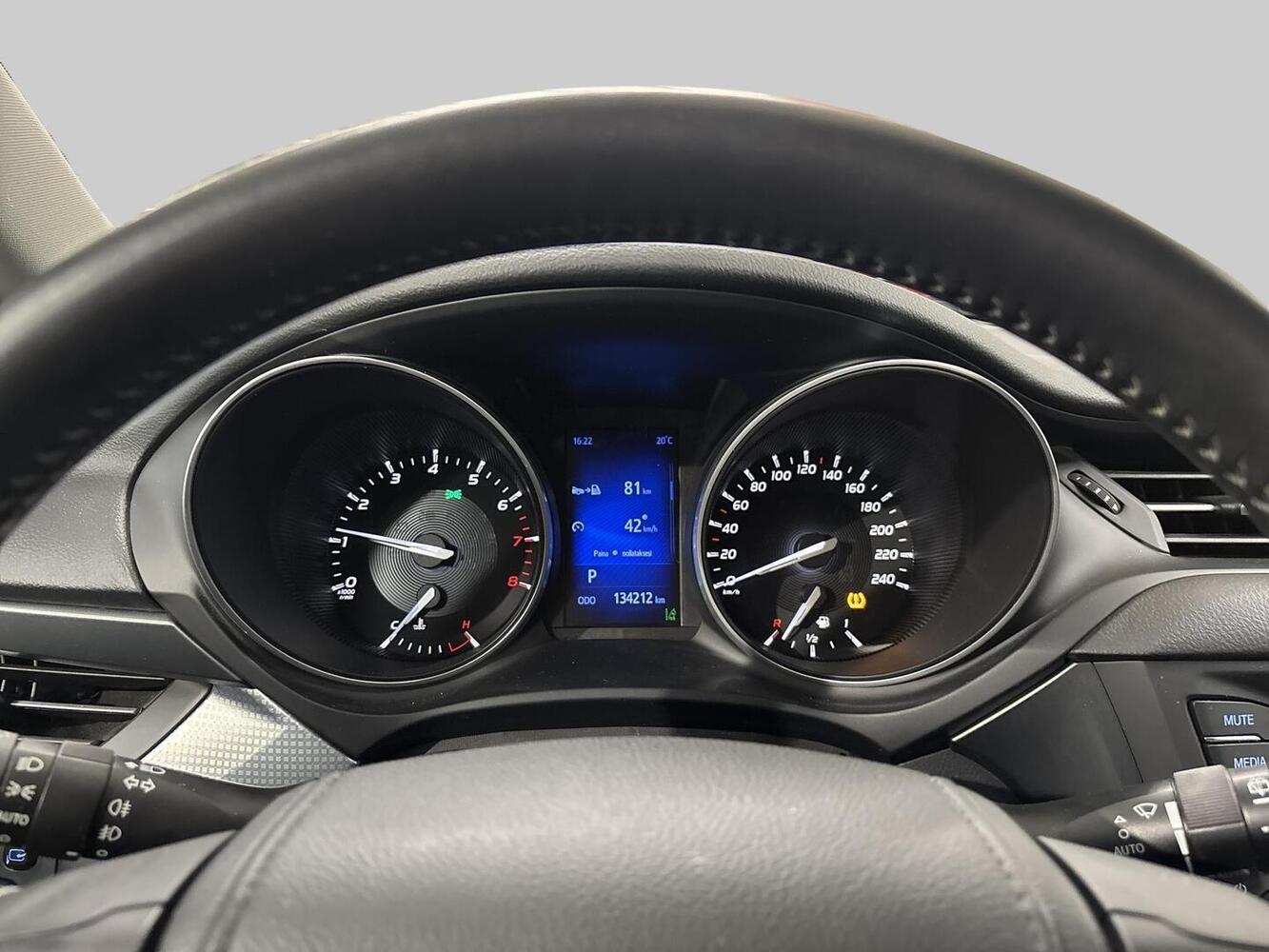 Toyota Avensis vaihtoauto