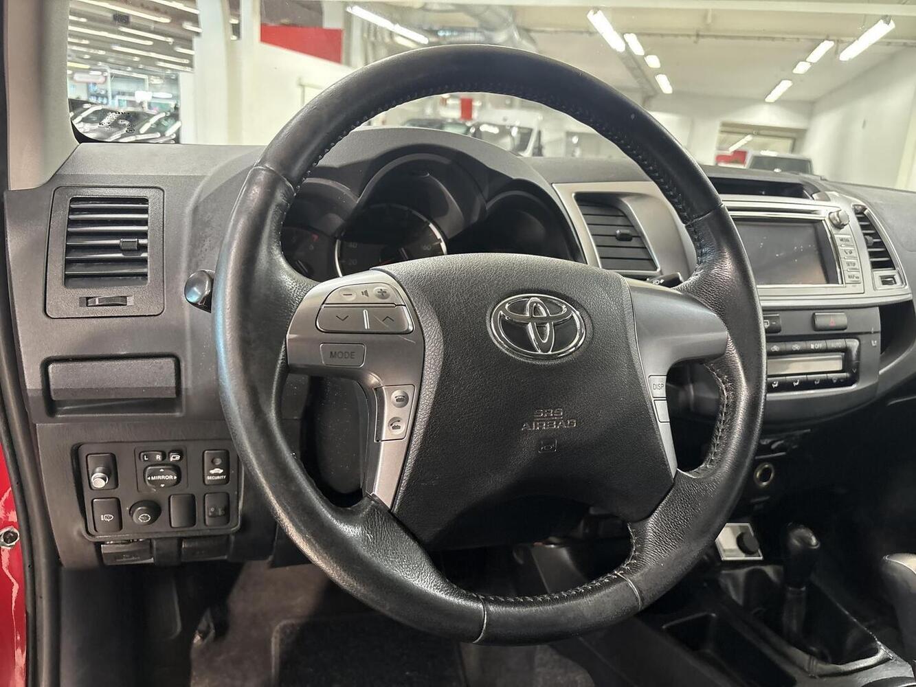 Toyota Hilux vaihtoauto