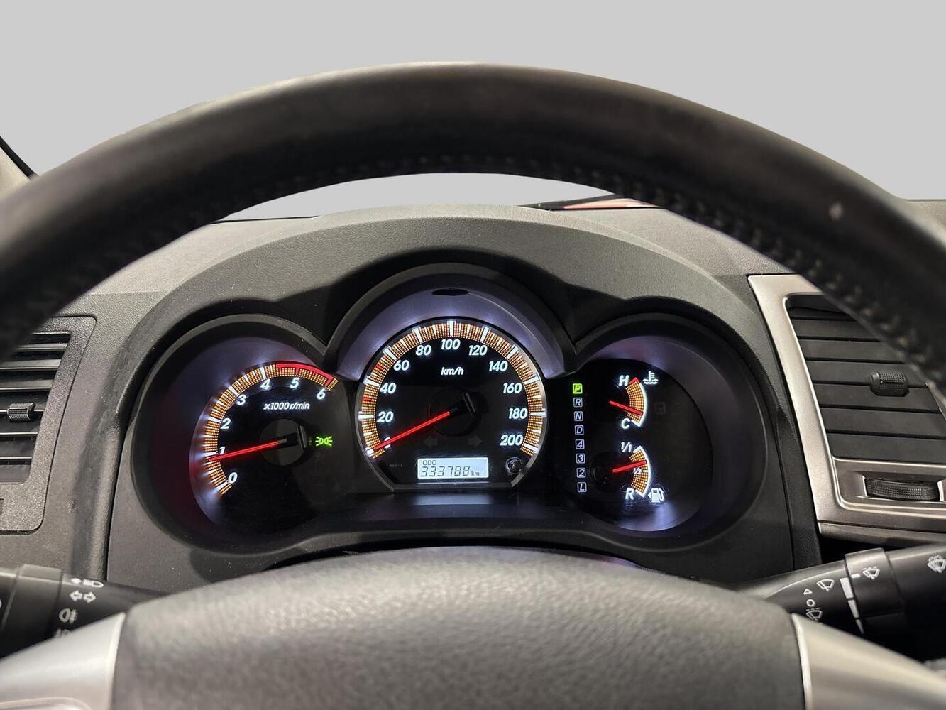 Toyota Hilux vaihtoauto
