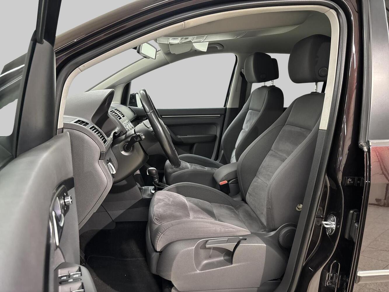 Volkswagen Touran vaihtoauto