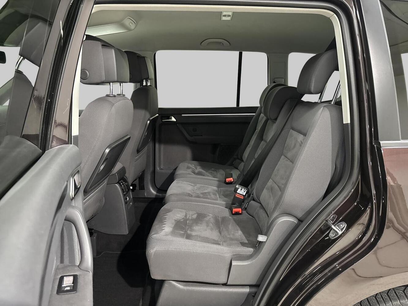 Volkswagen Touran vaihtoauto