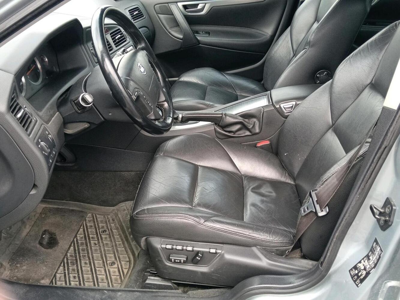 Volvo V70 vaihtoauto