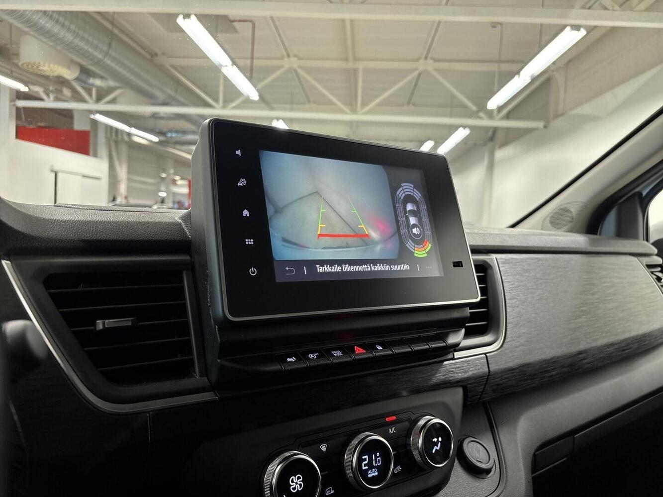 Nissan Primastar vaihtoauto